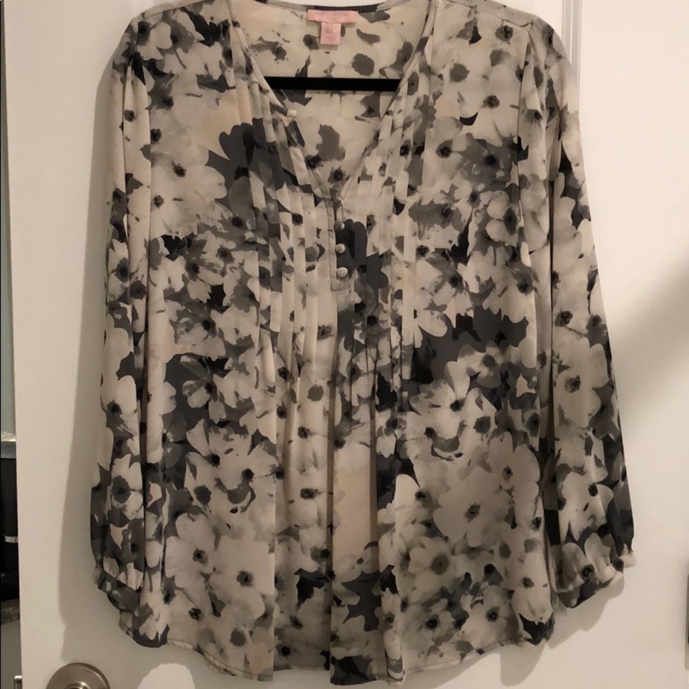 Like NEW. Flora print semi-sheer blouse.